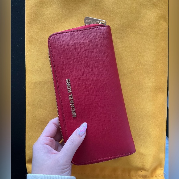 Michael Kors Red Wallet - Picture 2 of 5